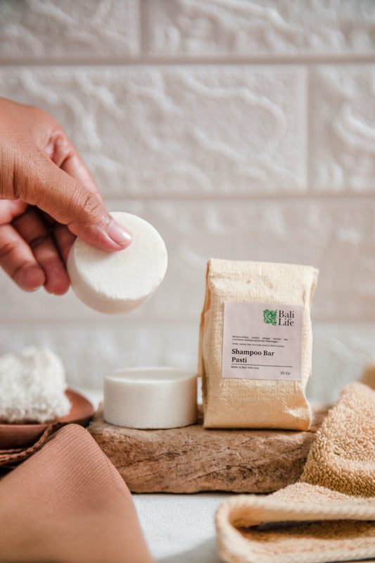 Liquid Shampoo vs. Solid Shampoo: Pros, Cons, and the Best Choice for You